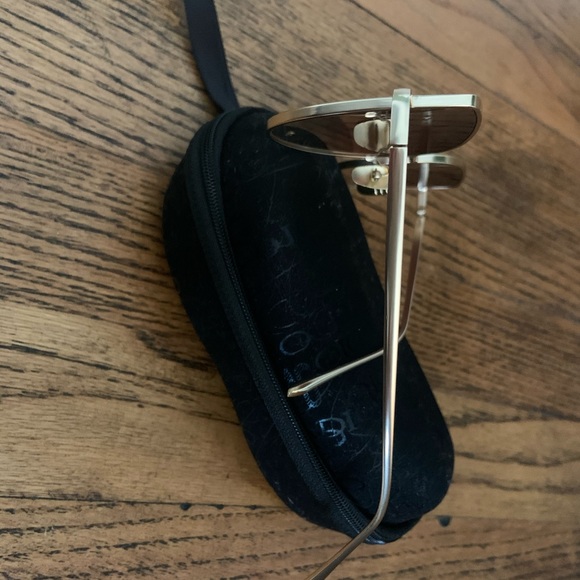 Gold framed sunglasses - Picture 3 of 6